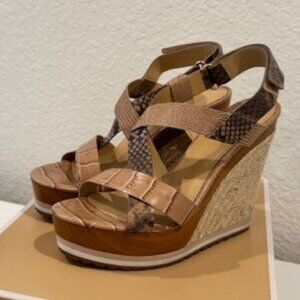 Michael Kors McKay Wedge Oyster Size 9